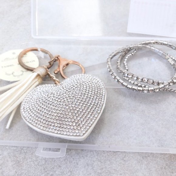 NEW Heart Keychain and Bracelets Set - Picture 2 of 4
